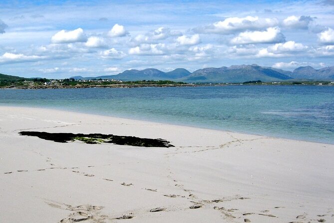 2.5 Hour Guided Sea Kayaking in Roundstone Bay - Booking, Weather, and Cancellation Advice