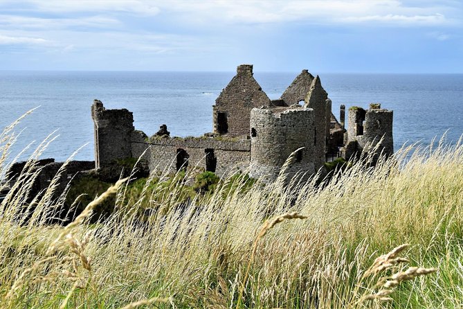 2-Day Northern Ireland Rail Tour: Belfast, Antrim Coast, and Giant's Causeway - Timing, luggage, and rail changes