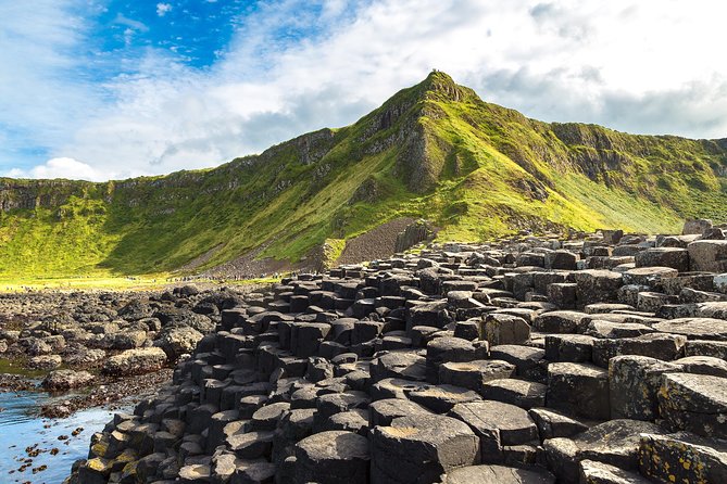 2-Day Northern Ireland Tour from Dublin Including Belfast and Giants Causeway - What this two-day route really offers