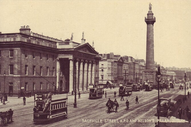 2-Hour Historical Walking Tour from Dublin - Meeting the guide at Trinity College
