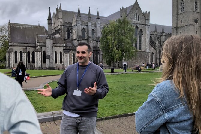 2 Hour Walking Tour of Dublin's City Centre - Dublin Castle, from power base to jewel-heist setting