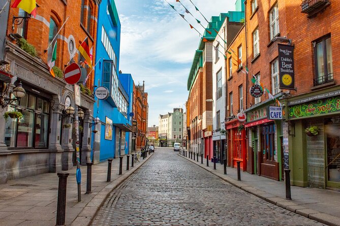 2 Hours Senior’s Historical Private Walking Tour of Dublin - Starting at Trinity College after 1592