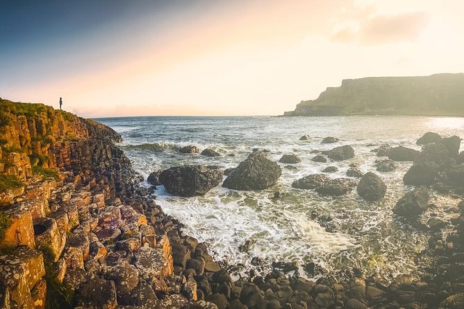 3-Day Northern Ireland Tour from Dublin: Giant’s Causeway & Titanic Experience - Derry’s walls and the story of the Troubles