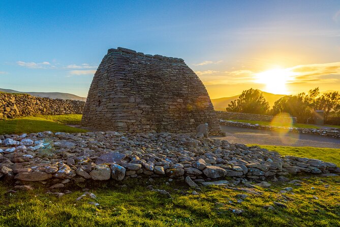 4 Hours Dingle Peninsula Private Tour - Fahan Beehive Huts and the €4 decision