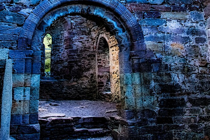 4 Hours Dingle Peninsula Private Tour - Gallarus Oratory and a perfectly built small church