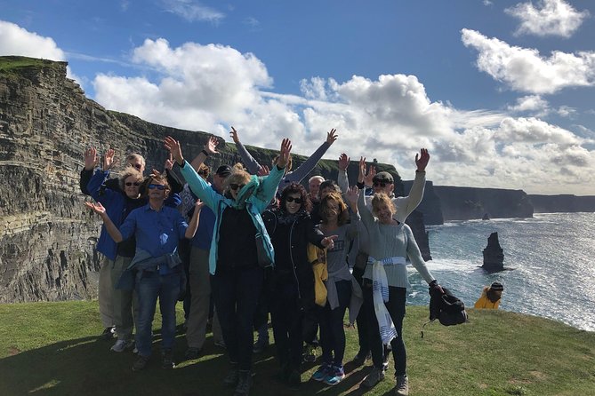 7-Day Ireland to Island Small Group Tour from Dublin - Day 1: The Rock of Cashel, whiskey, and Cobh