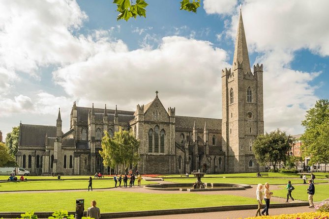 90 Minute Dublin Walking tour and Sightseeing tips - Temple Bar beyond the pub signs