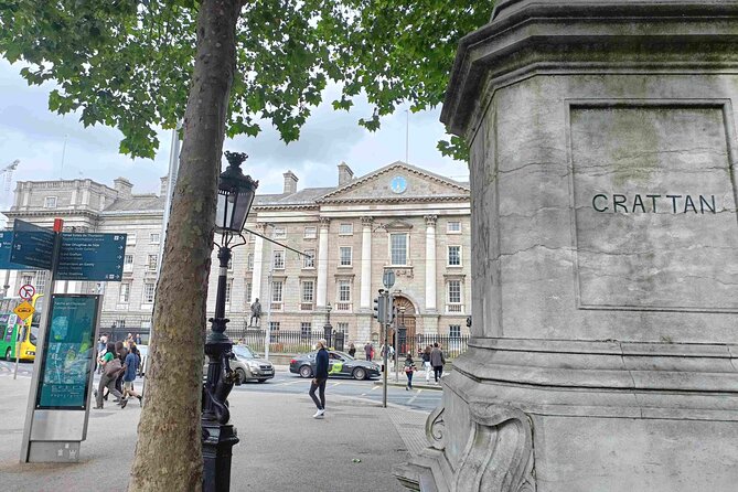 A Self-Guided Audio Tour of Dublin's Temple Bar - Meeting House Square, Merchants Arch, and Temple Bar’s public spaces