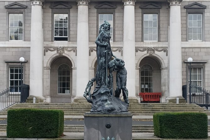 A Self Guided Walking Tour of Dublin's Docklands - What the audio format does well