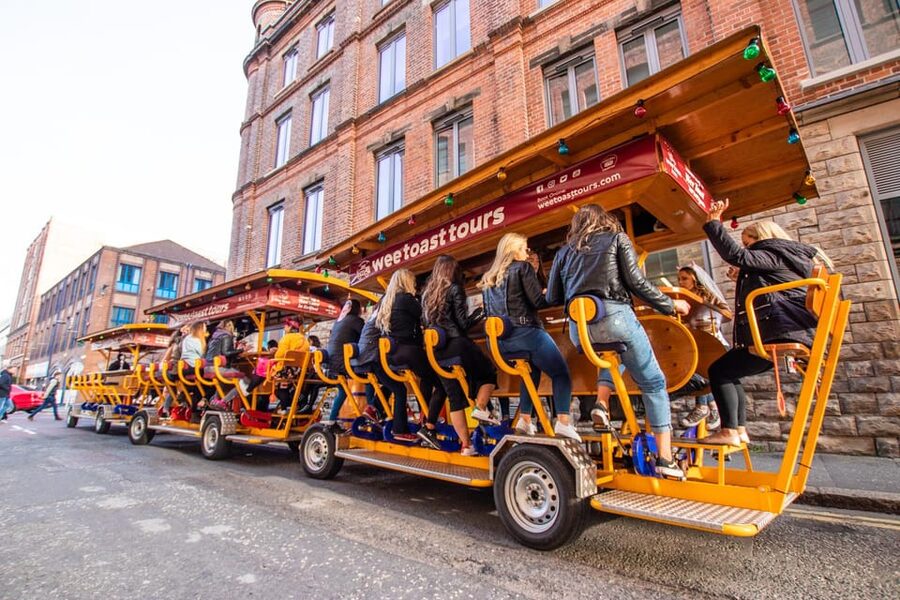 Belfast: City Centre Beer Bike Tour - Drinks, music, and the pub option