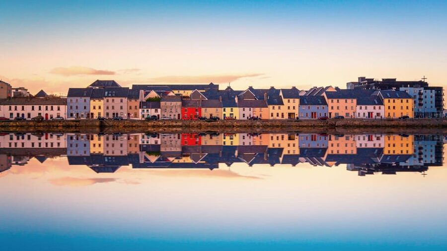 Best of Galway: Private Walking Tour with a Local - Starting at Eyre Square, Galway’s useful front door