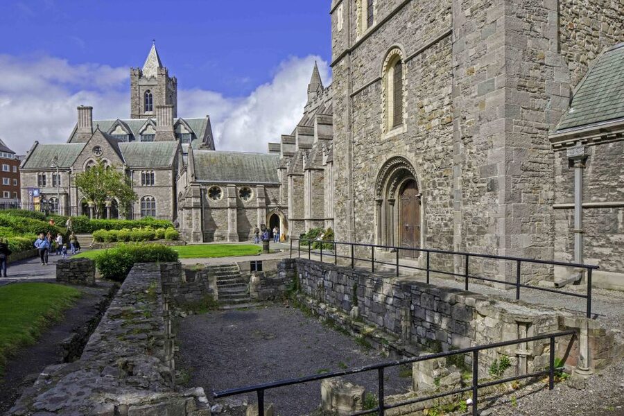 Christ Church Cathedral Entrance Ticket & Self-Guided Tour - Self-guided audio or a separate live tour
