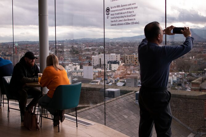 Christmas Photo Experience in Dublin - Weather, timing, and practical comfort