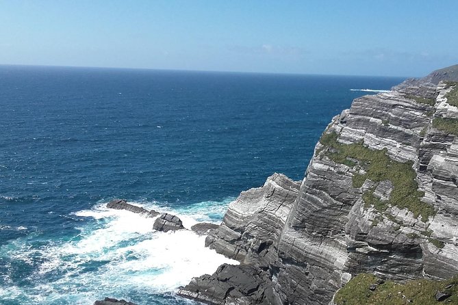 Cliffs of Moher & Bunratty Castle - Private Mini Bus Tour - What the long drive means for your day