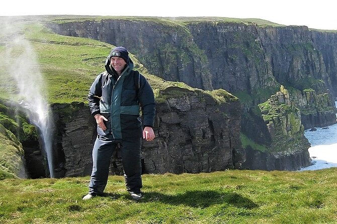 Cliffs of Moher walk with local farmer. Clare. Guided. 3.5 hours. - Walking the farmland toward the cliffs