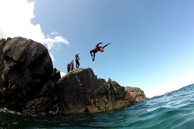 Coasteering on Irelands Wild Atlantic Way - The first movements: swimming, scrambling, and finding your rhythm