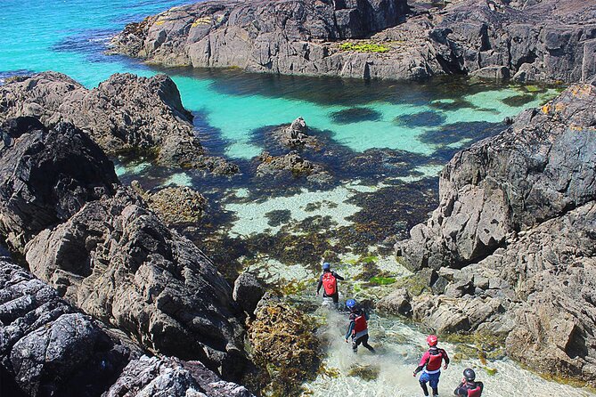 Coasteering on Irelands Wild Atlantic Way - Meeting at Ballyconneely and getting ready