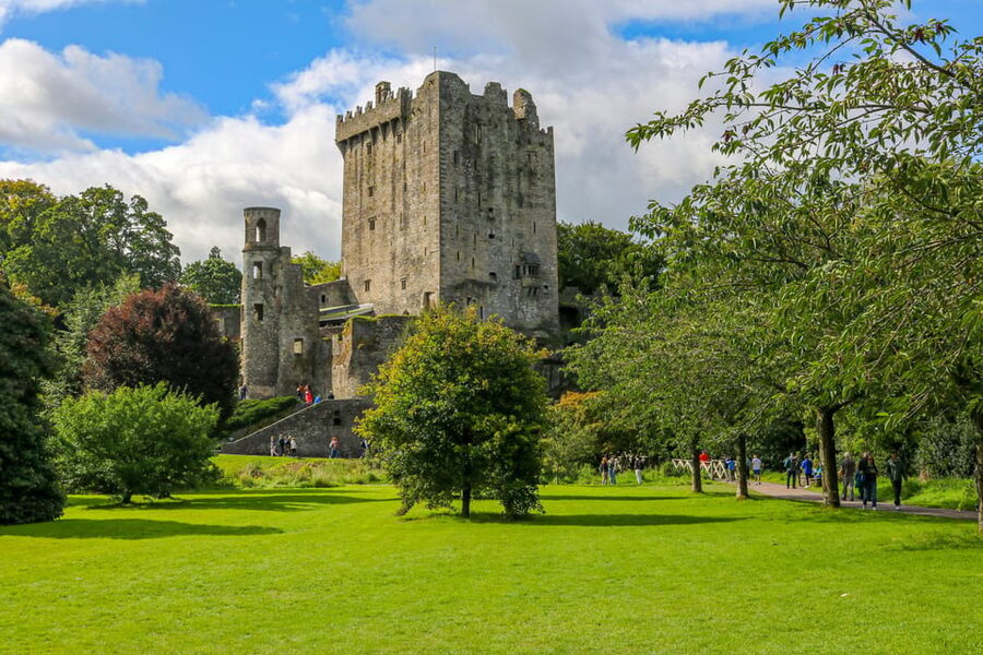 Cobh/Cork: Blarney Castle, Kinsale & Cork City Shore Tour - One hour at Blarney Woollen Mills