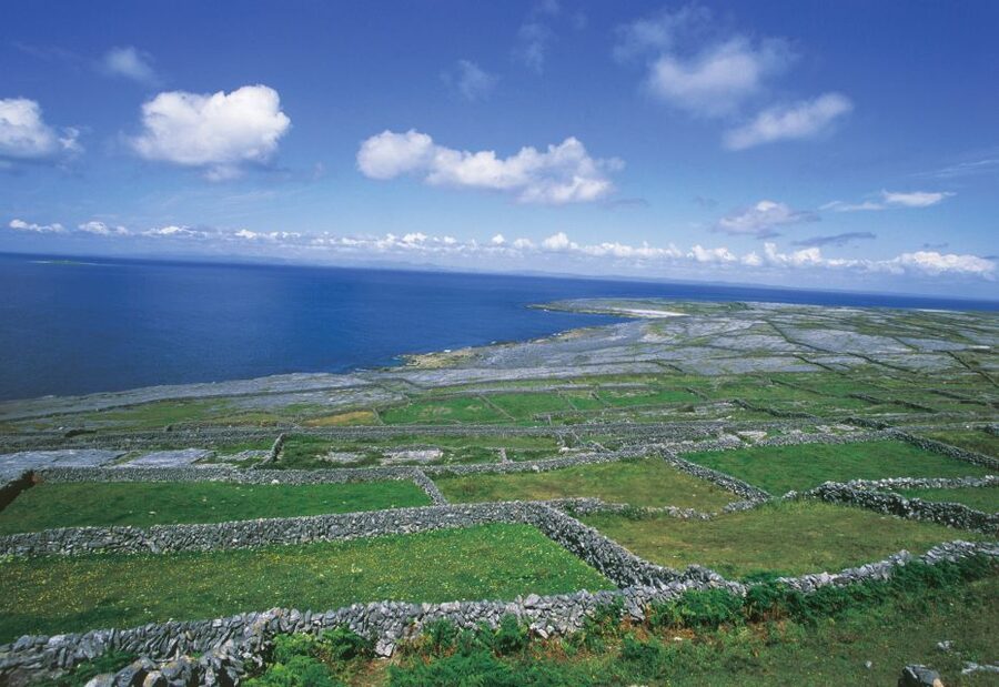 Connemara/Galway: Inis Meáin Return Ferry Transfer - A 50-minute ferry ride across Galway Bay
