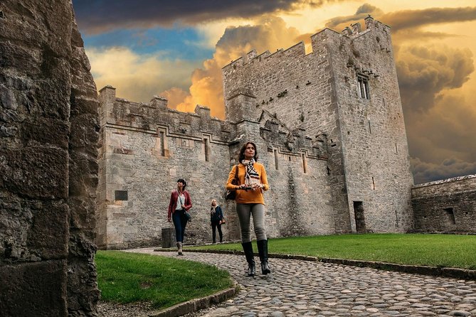 Cork City, Cahir Castle and Rock of Cashel Tour with Spanish Speaking Guide - What this southern Ireland day trip actually offers