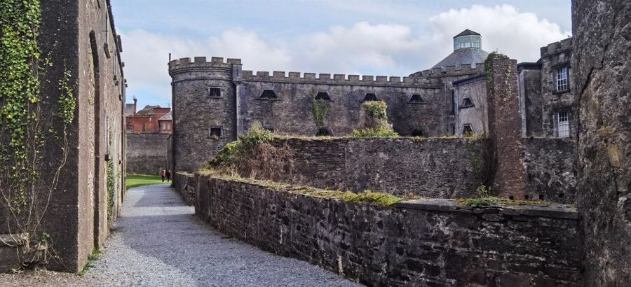 Cork: City Gaol Tour with Audio Guide - Furnished cells, figures, and sound effects