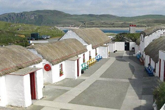 DAY TOUR: Highlights of Derry and Donegal - Walking Derry’s 1613 to 1619 walls