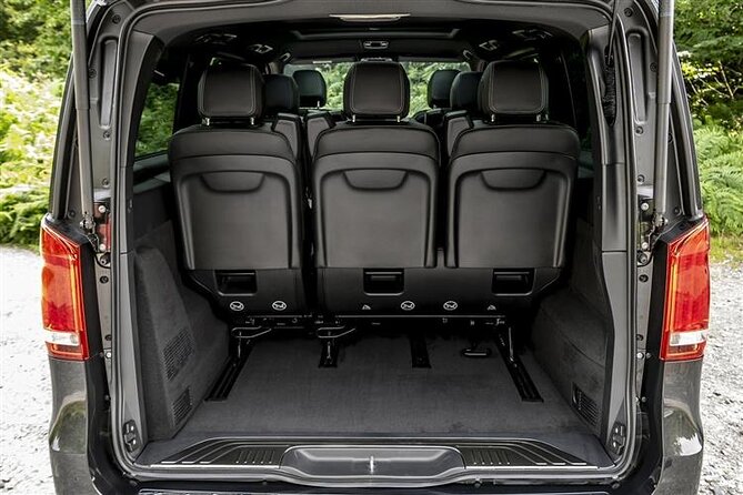Departure Transfer Dublin to Dublin Airport by Van or Minibus - What the chauffeur service adds