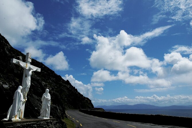 Dingle Peninsula and Slea Head Day Tour - Why Dingle town deserves its 45 minutes
