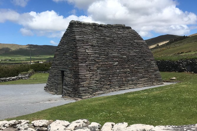 Dingle Peninsula & Slea Head Private Day Tour - Gallarus Oratory, a small building with a big story