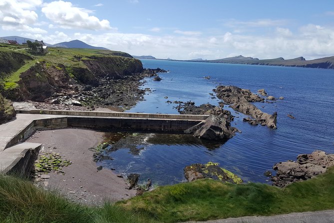 Dingle: Slea Head Drive Tour Full Day - Personal Chauffeur Guide - Slea Head Point, Coumeenoole Beach, and the Blasket views