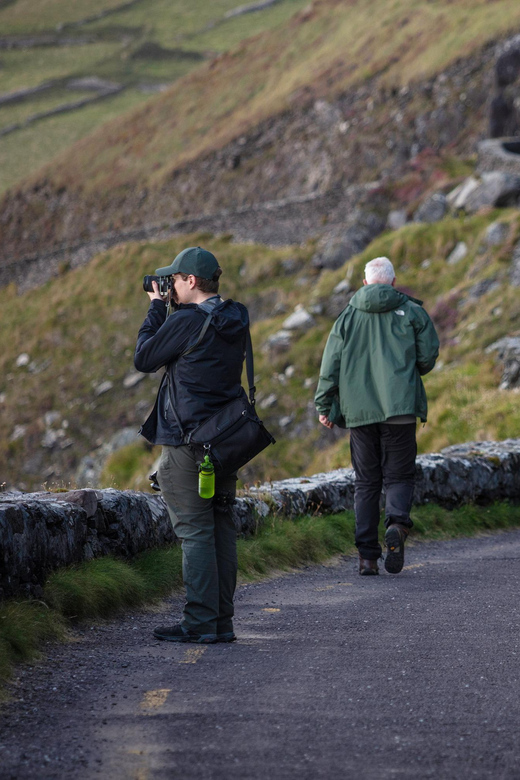Dingle: Slea Head Photo And Sightseeing Tour - Walking above the rugged shoreline