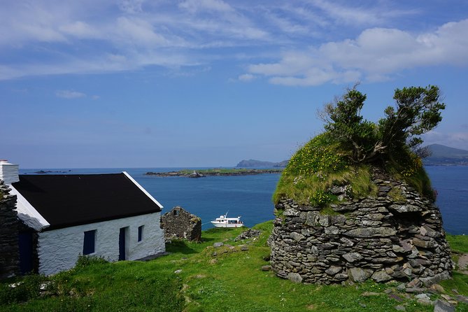 Dingle to Blasket Island Ferry - Rounding Slea Head by passenger ferry