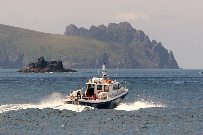 Dolphin & Whale Watching (4hrs) + Blasket Island Landing (3hrs) - The Dead Man and the Sleeping Giant