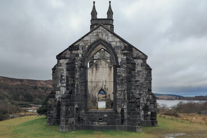 Donegal Electric Bike Tour with Local Guide: Half-Day Adventure - The memorial building and a Donegal love story