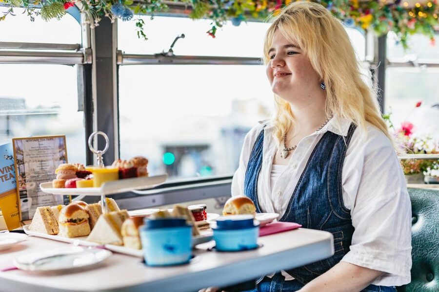 Dublin: Afternoon Tea Vintage Bus Tour - Upper deck or lower deck?
