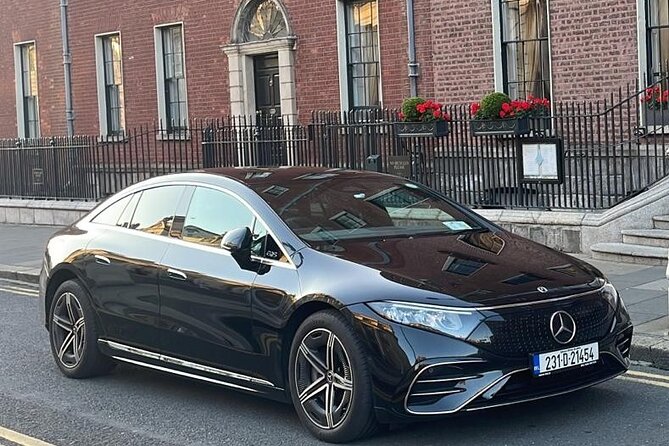 Dublin Airport Transfers: Luxury Transfer To/From DUB Per Vehicle - The ride into Dublin, from airport road to hotel door