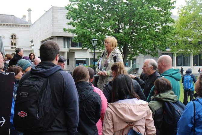 Dublin Book of Kells, Castle and Molly Malone Statue Guided Tour - The Long Room and an important conservation warning