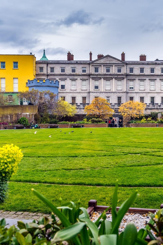 Dublin: Book of Kells, Dublin Castle and Christ Church Tour - Seeing the Book of Kells without a rushed visit