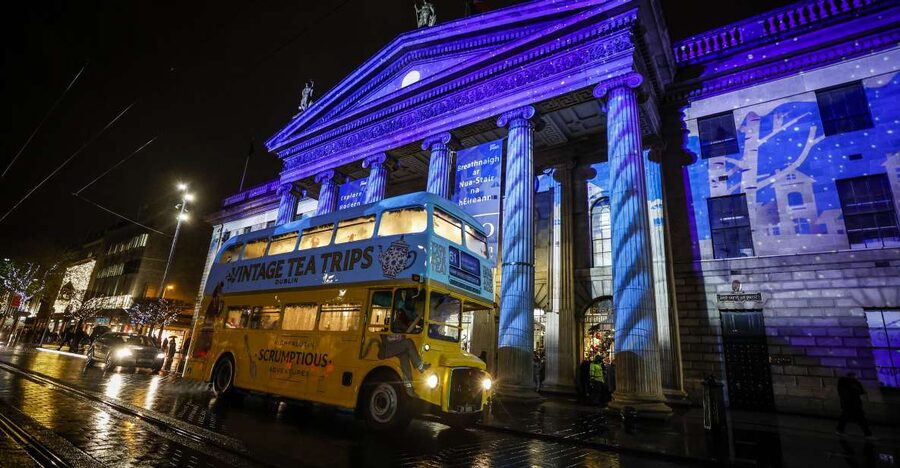 Dublin: Christmas Lights Festive Bus Tour with Afternoon Tea - A festive ride through Dublin’s lit-up center