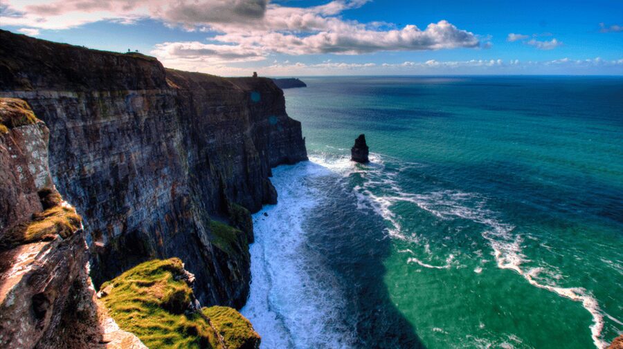 Dublin: Cliffs of Moher, Ennis, & Bunratty Castle Day Tour - Ennis, lunch, and the sound of traditional music