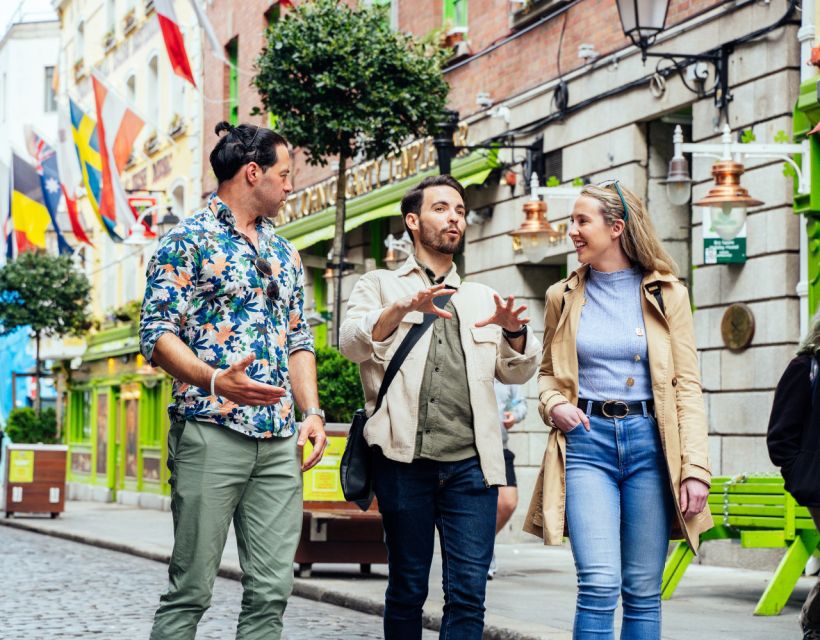 Dublin: Customizable Private Walking Tour with a Local Host - St Stephen’s Green for a slower change of pace