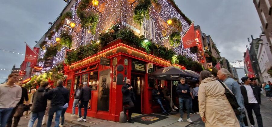 Dublin: Dublin City Highlights Private Guided Walking Tour - Starting with Dublin’s musical side