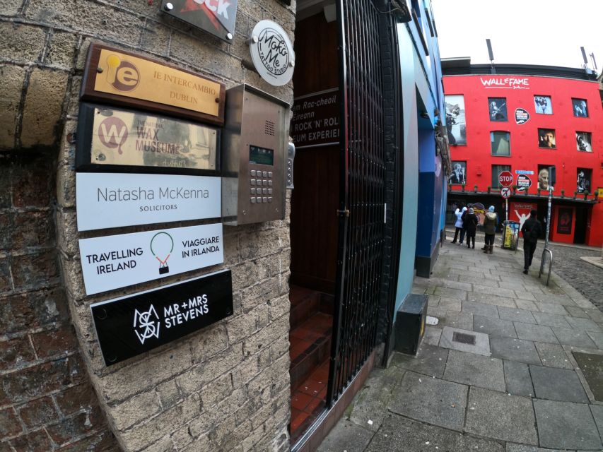 Dublin: Dublin City Highlights Private Guided Walking Tour - College Green and Trinity College