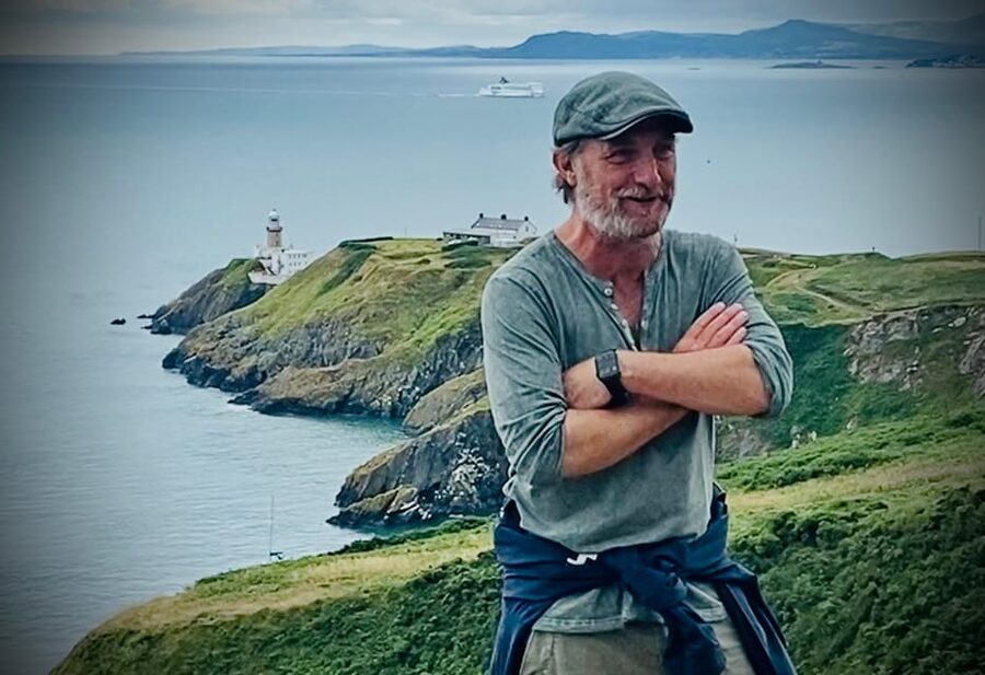 Dublin: Dublin Coastal Hike and Pints & Puppies - Leaving Dublin for Howth’s fishing village