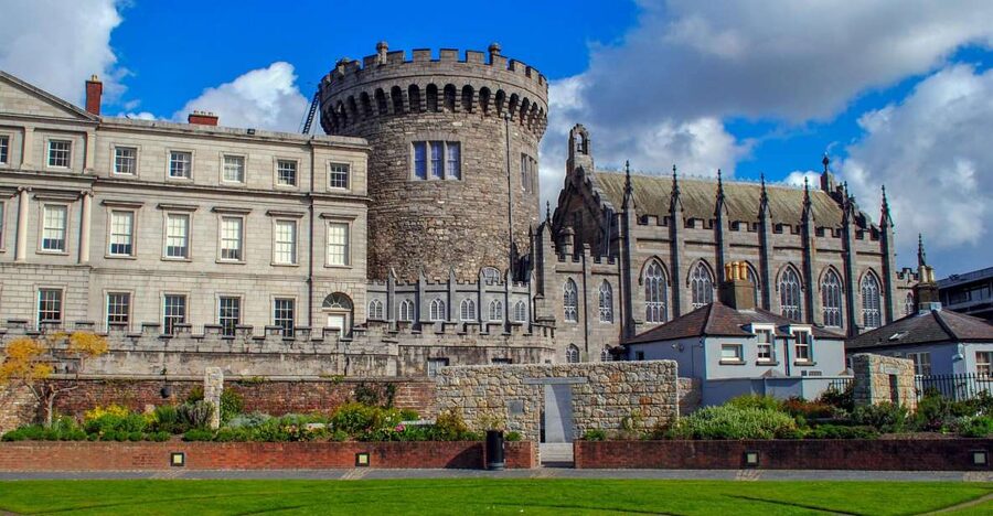 Dublin: Fast-Track Book of Kells Ticket & Dublin Castle Tour - The Long Room renovation and modern additions