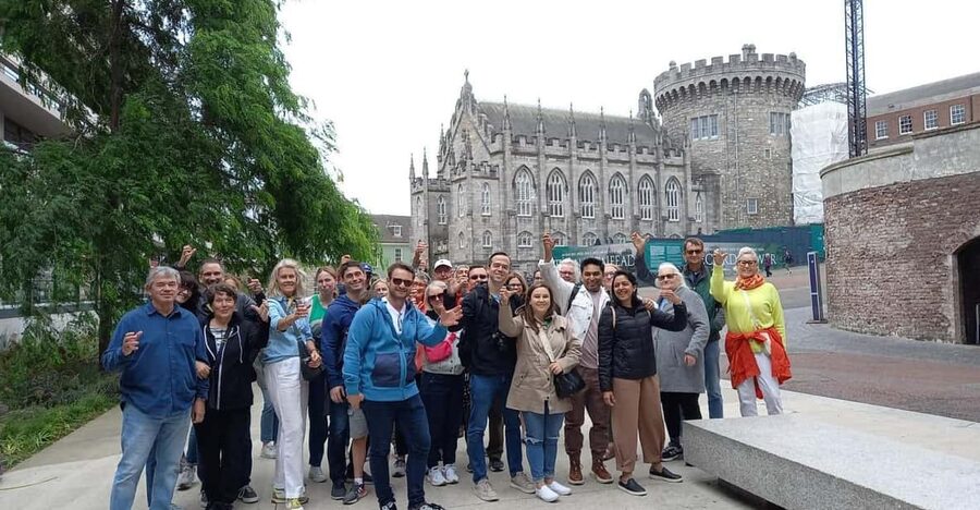 Dublin Food & Drink Walking Tour & Jameson Irish Coffee Demo - Guide quality and the importance of group handling