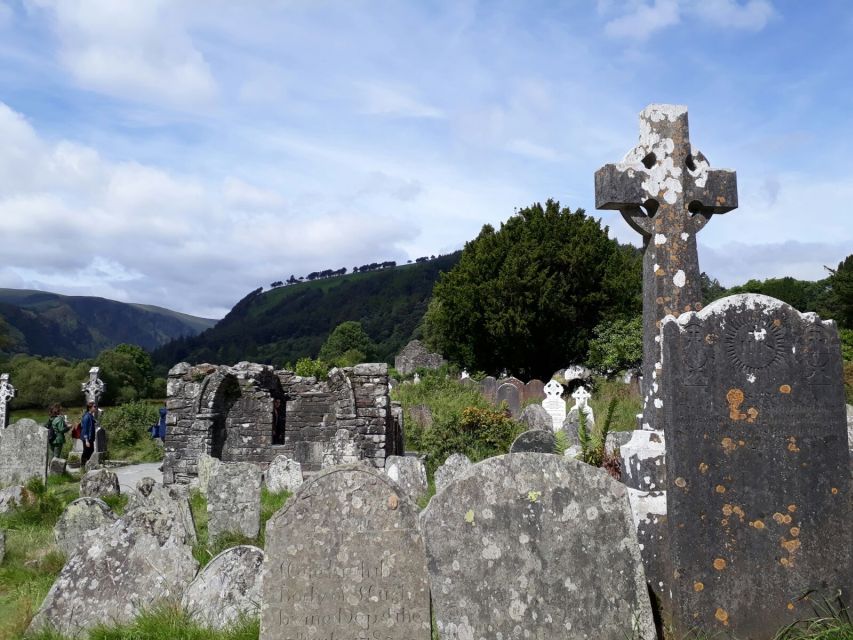 Dublin: Full-Day Wicklow Mountains Tour w/ Glendalough Visit - What the €67 price really covers