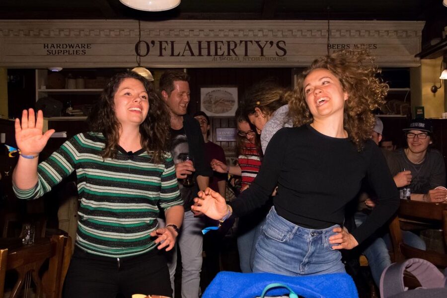 Dublin: Generation Pub Crawl - Walking between bars, then heading to Coppers