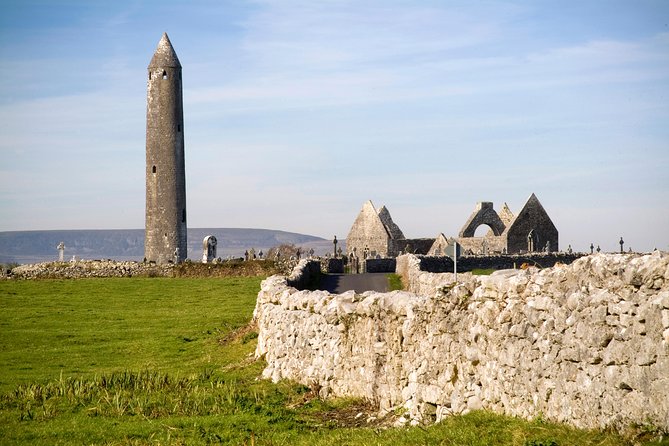 Dublin: Glendalough, Wicklow, Kilkenny and Sheepdog demonstration - The coach ride and group size