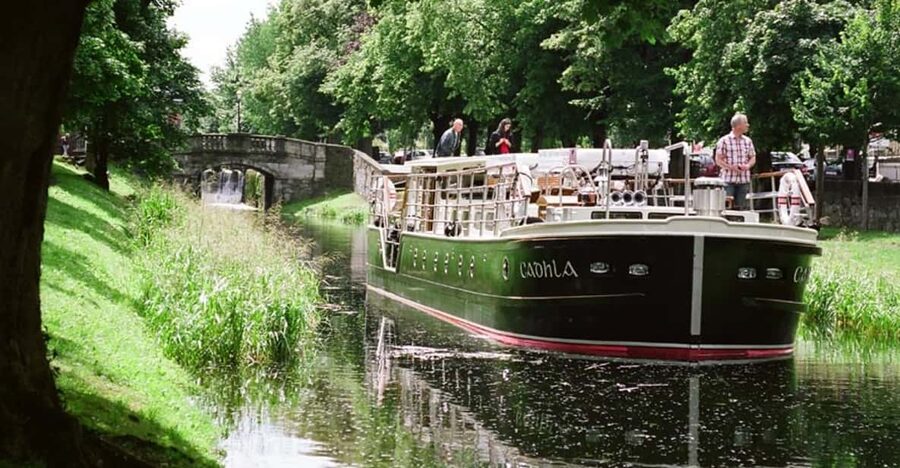 Dublin: Grand Canal Cruise with Dinner - Starting at the Grand Canal Jetty on Mespil Road